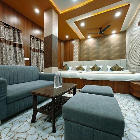 Shri Kailash Pati Guest House- Opposite Kashi Vishwanath Temple Varanasi Bagian luar foto