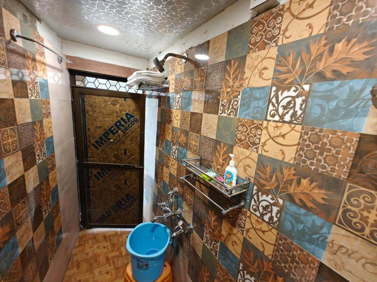 Shri Kailash Pati Guest House- Opposite Kashi Vishwanath Temple Varanasi Bagian luar foto