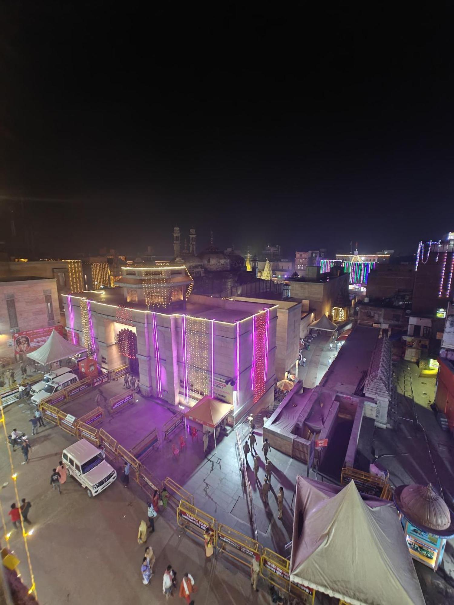 Shri Kailash Pati Guest House- Opposite Kashi Vishwanath Temple Varanasi Bagian luar foto